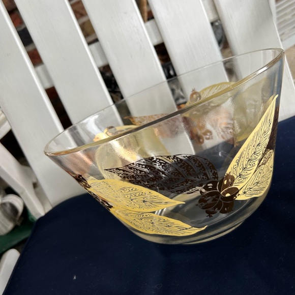 Vintage MCM Glass Bowl with Gold Leaf Motif - Picture 3 of 7